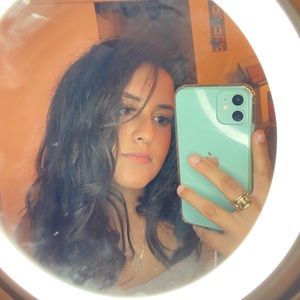 Meet your Posher, Araceli